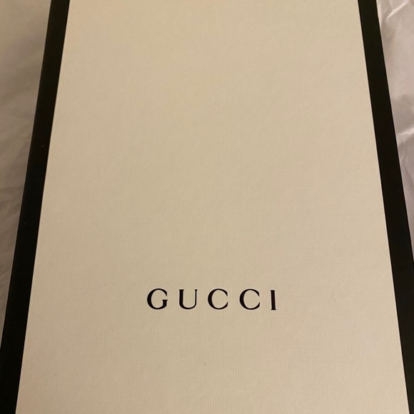 Gucci Leather Belt with Double G Buckle - Picture 7 of 11